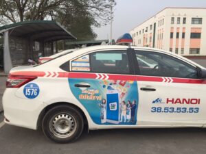 quang-cao-tren-taxi-group-hanoi
