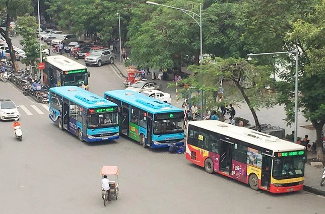 Quảng cáo trên Xe Buýt Hà Nội: Nền tảng Hiệu quả Cho Thương Hiệu Của Doanh Nghiệp Quảng cáo trên buýt Hà Nội