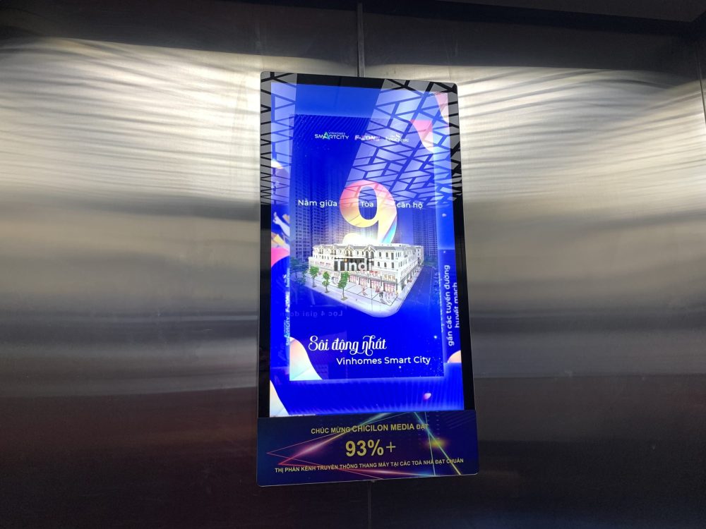 Ấn phẩm quảng cáo thang máy cần được thiết kế đơn giản, ngắn gọn và sáng tạo, bắt mắt